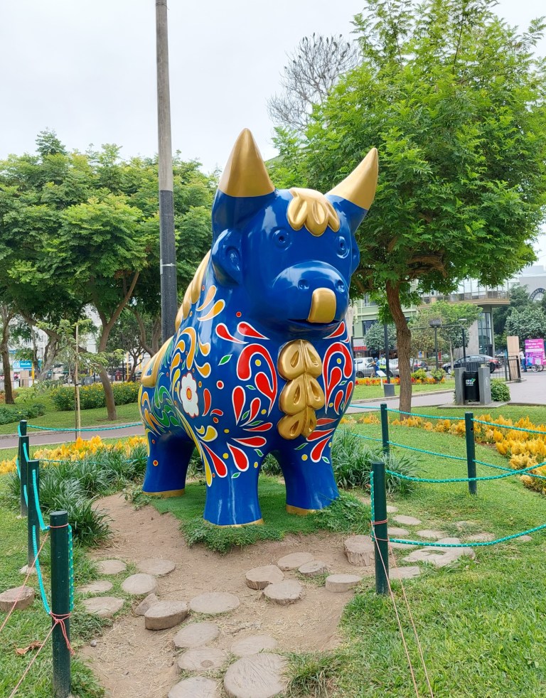 Miraflores – von Katzen und Paragleitern